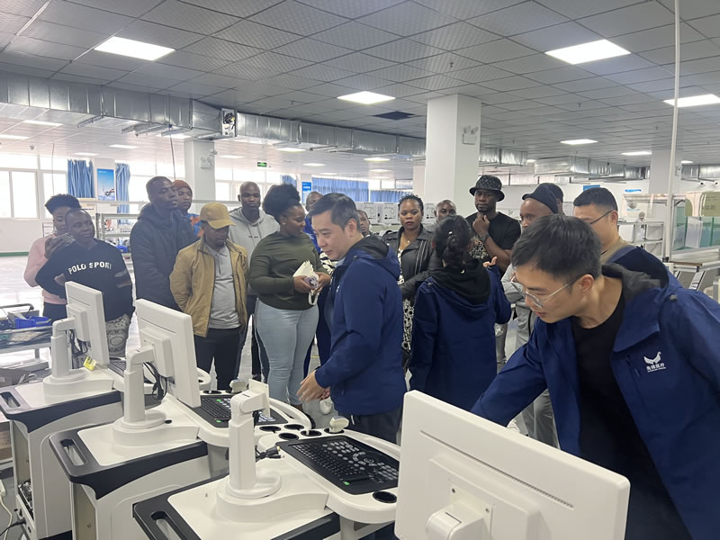 綿陽非洲留學(xué)生團(tuán)參訪我司工廠，共促中外國際交流與商務(wù)合作新篇章！5.jpg