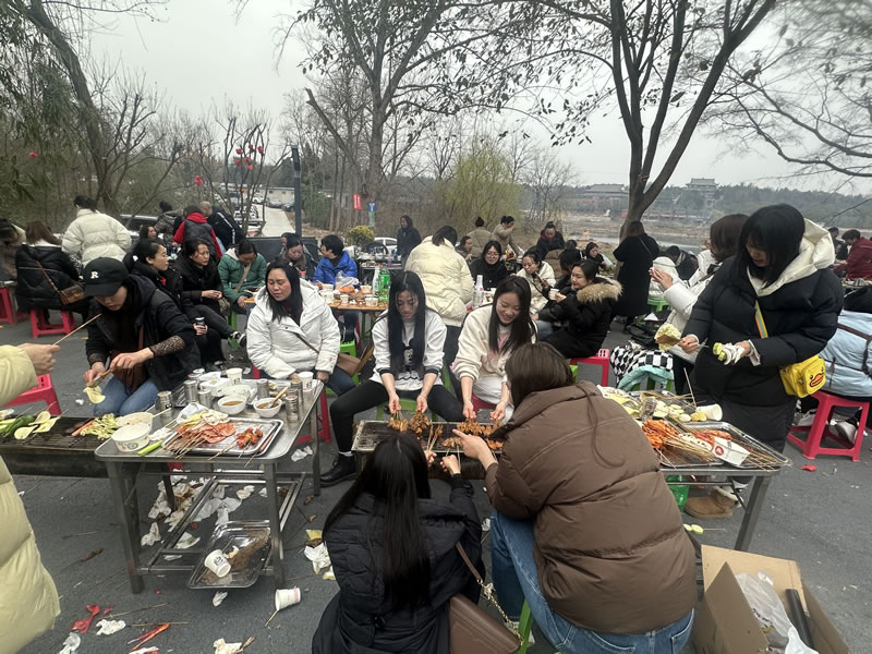 綿陽市先鋒醫(yī)療器械有限公司—— 慶?！?.8婦女節(jié)”，共赴燒烤盛宴，致敬巾幗風(fēng)采1.jpg