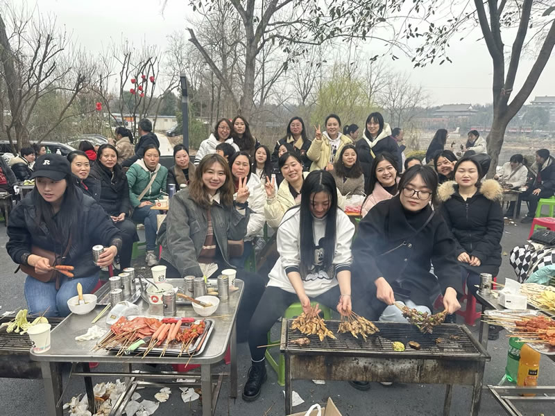 綿陽市先鋒醫(yī)療器械有限公司—— 慶?！?.8婦女節(jié)”，共赴燒烤盛宴，致敬巾幗風(fēng)采2.jpg